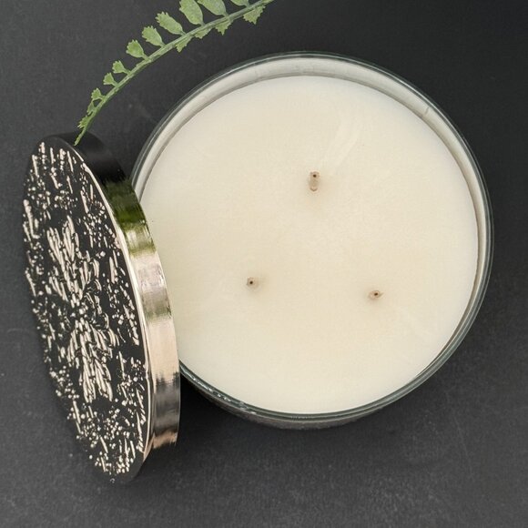 BBW Snowflakes & Cashmere Bath & Body Works 3 Wick Candle - Picture 6 of 10